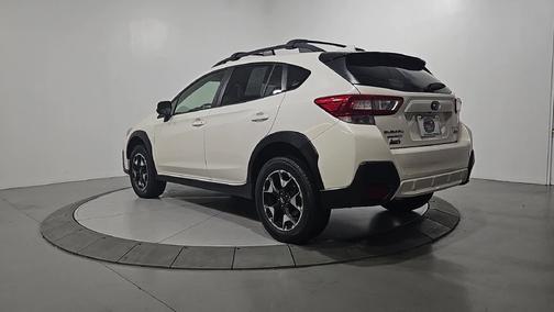Crystal White Pearl 2019 Subaru Crosstrek 2.0i