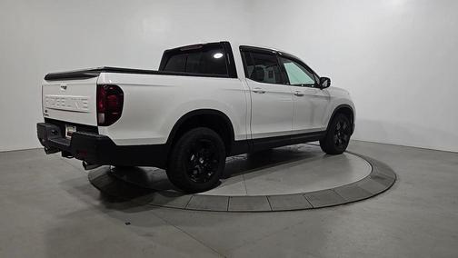 Platinum White Pearl 2025 Honda Ridgeline Black Edition