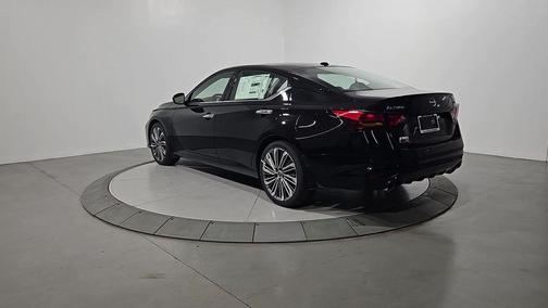 2025 Nissan Altima SL