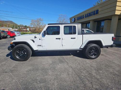 2022 Jeep Gladiator Sport