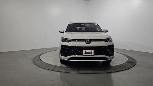 Sandstone 2026 Volkswagen Tiguan 2.0T SEL R-Line Turbo