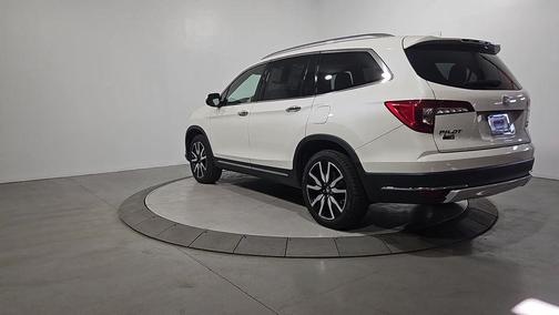 2019 Honda Pilot Touring 8-Passenger