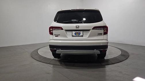 2019 Honda Pilot Touring 8-Passenger