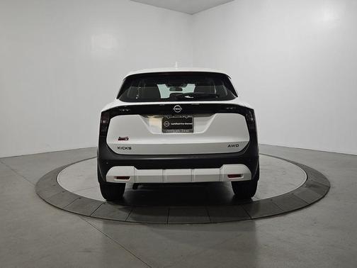 2025 Nissan Kicks S