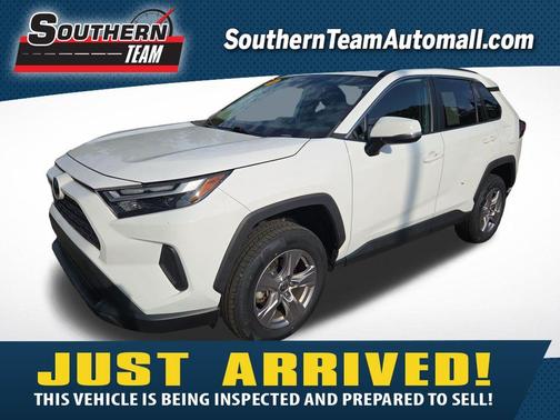 Ice 2023 Toyota RAV4 XLE