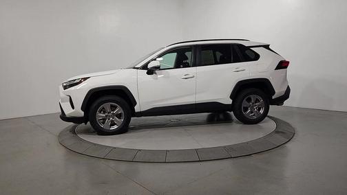 Ice 2023 Toyota RAV4 XLE