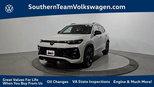 Sandstone 2026 Volkswagen Tiguan 2.0T SE R-Line Black