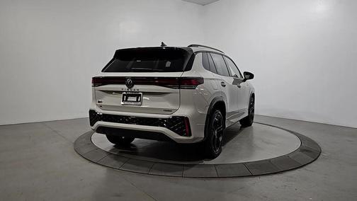 Sandstone 2026 Volkswagen Tiguan 2.0T SE R-Line Black