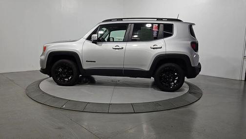 Glacier Metallic 2019 Jeep Renegade Latitude
