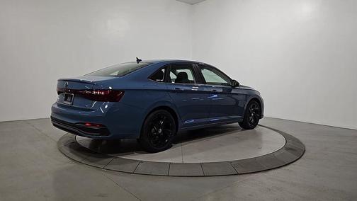 Monterey Blue Pearl 2026 Volkswagen Jetta 1.5T SE