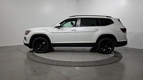 Opal White Pearl 2026 Volkswagen Atlas 2.0T SE W/TECHNOLOGY