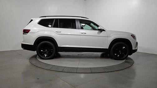 Opal White Pearl 2026 Volkswagen Atlas 2.0T SE W/TECHNOLOGY