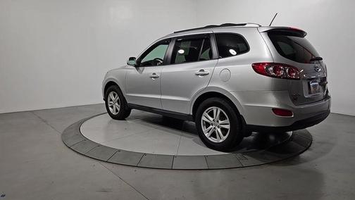 2011 Hyundai SANTA FE SE