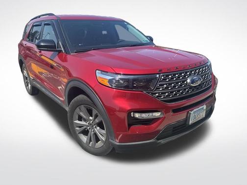 Rapid Red Metallic Tinted Clearcoat 2022 Ford Explorer XLT