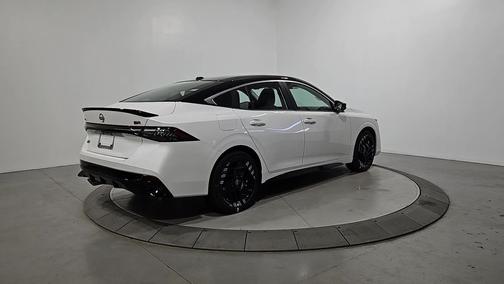 Aspen White/Super Black 2026 Nissan Sentra SR
