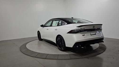 Aspen White/Super Black 2026 Nissan Sentra SR
