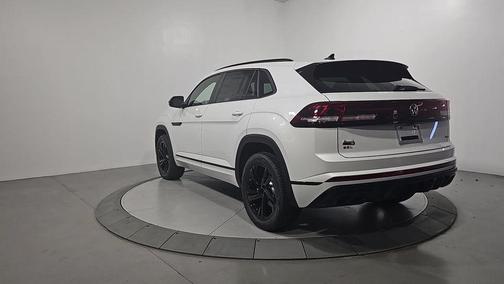 2026 Volkswagen Atlas Cross Sport 2.0T SEL R-Line Black