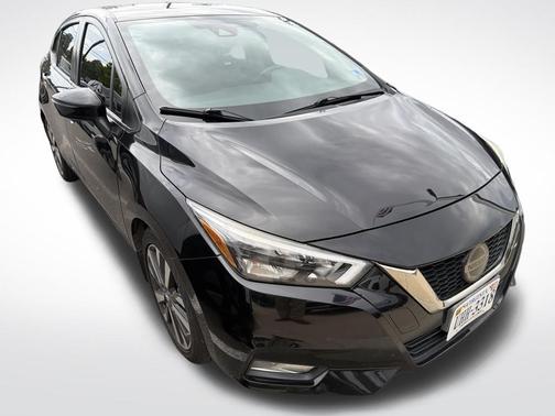 Super Black 2020 Nissan Versa 1.6 SR