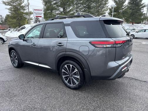 2026 Nissan Pathfinder Platinum