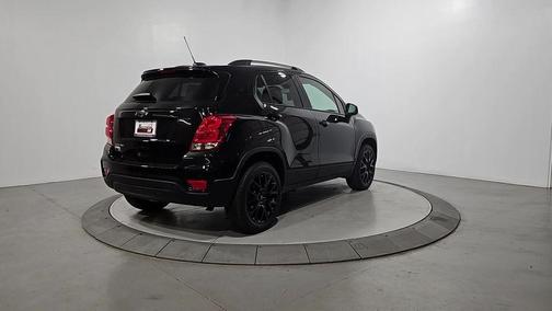 Mosaic Black Metallic 2022 Chevrolet Trax LT