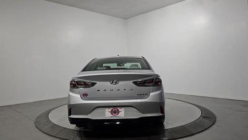 2018 Hyundai SONATA Hybrid SE