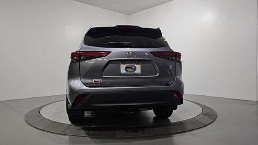 Magnetic Gray Metallic 2020 Toyota Highlander XLE