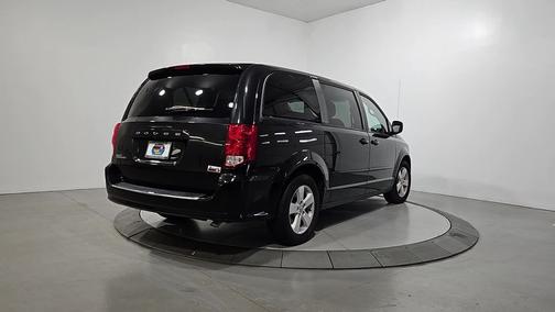 Black Onyx Crystal Pearlcoat 2017 Dodge Grand Caravan SE