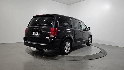 Black Onyx Crystal Pearlcoat 2017 Dodge Grand Caravan SE