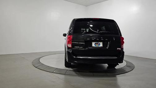 Black Onyx Crystal Pearlcoat 2017 Dodge Grand Caravan SE