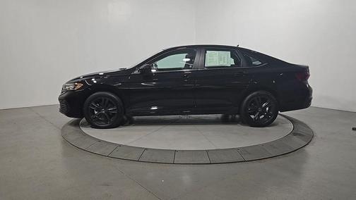 Deep Black Pearl Effect 2023 Volkswagen Jetta 1.5T SE