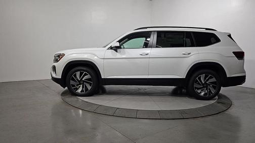 Opal White Pearl 2026 Volkswagen Atlas 2.0T SE W/TECHNOLOGY