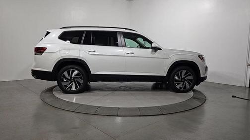 Opal White Pearl 2026 Volkswagen Atlas 2.0T SE W/TECHNOLOGY