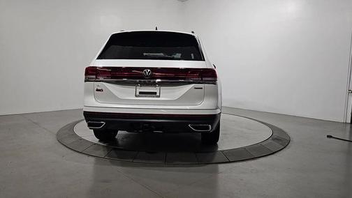 Opal White Pearl 2026 Volkswagen Atlas 2.0T SE W/TECHNOLOGY