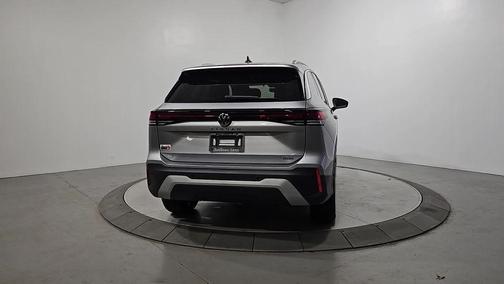 Pyrite Silver Metallic 2026 Volkswagen Tiguan 2.0T SE