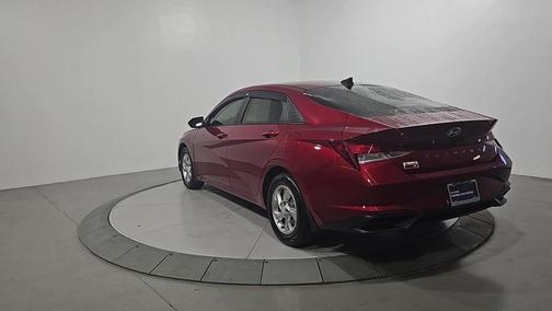 2023 Hyundai ELANTRA SE