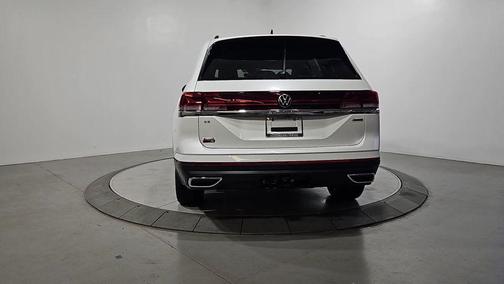 Opal White Pearl 2026 Volkswagen Atlas 2.0T SE W/TECHNOLOGY