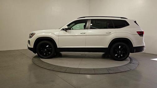 Opal White Pearl 2026 Volkswagen Atlas 2.0T SE W/TECHNOLOGY