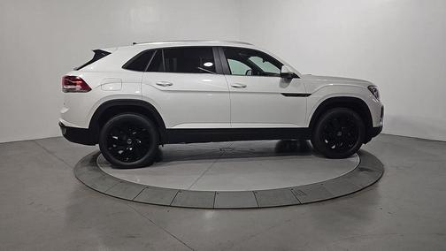 2026 Volkswagen Atlas Cross Sport 2.0T SE