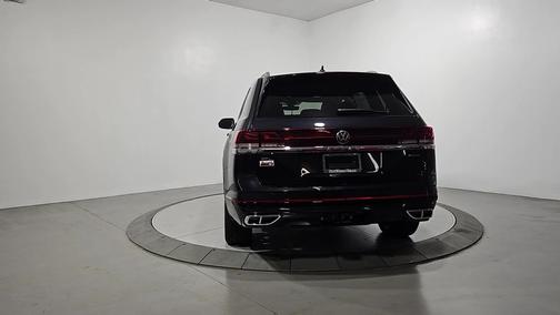 Deep Black 2026 Volkswagen Atlas 2.0T SEL Premium R-Line