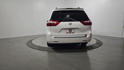 2019 Toyota Sienna L
