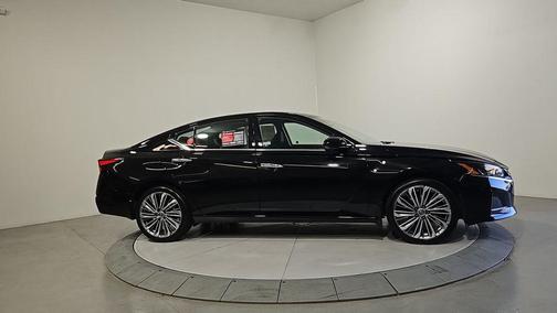2024 Nissan Altima 2.5 SL