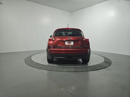 Cayenne Red Metallic 2013 Nissan Juke SL