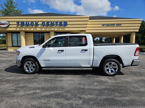 Bright White Clearcoat 2023 RAM 1500 Big Horn