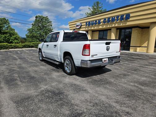 Bright White Clearcoat 2023 RAM 1500 Big Horn