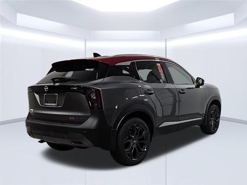 Gun Metallic/Scarlet Ember Tintcoat 2026 Nissan Kicks SR