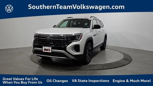 Opal White Pearl 2026 Volkswagen Atlas 2.0T Peak Edition