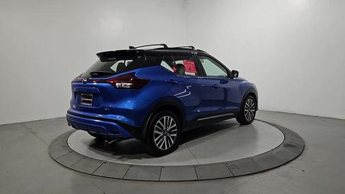 2021 Nissan Kicks SR
