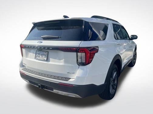 White Metallic 2026 Ford Explorer Active