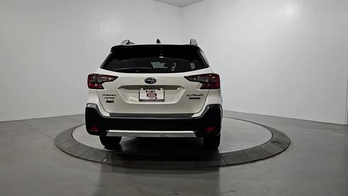 Crystal White Pearl 2025 Subaru Outback Touring