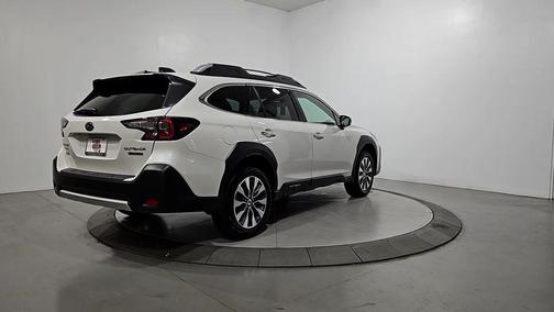 Crystal White Pearl 2025 Subaru Outback Touring